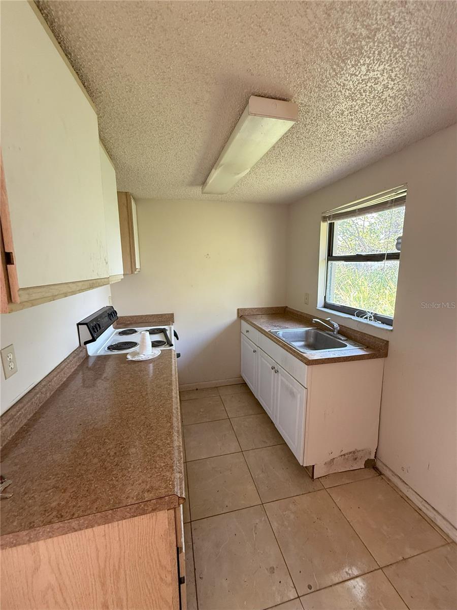 SWEETWATER CREEK SUB - Commercial Lease