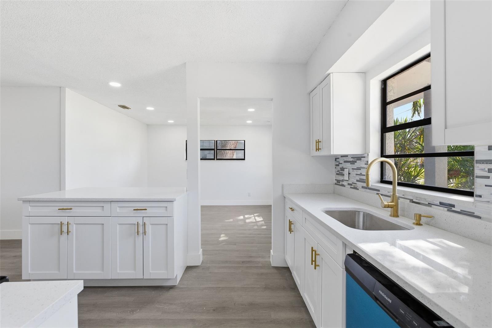 ADAMO ACRES UNIT 5 - Residential