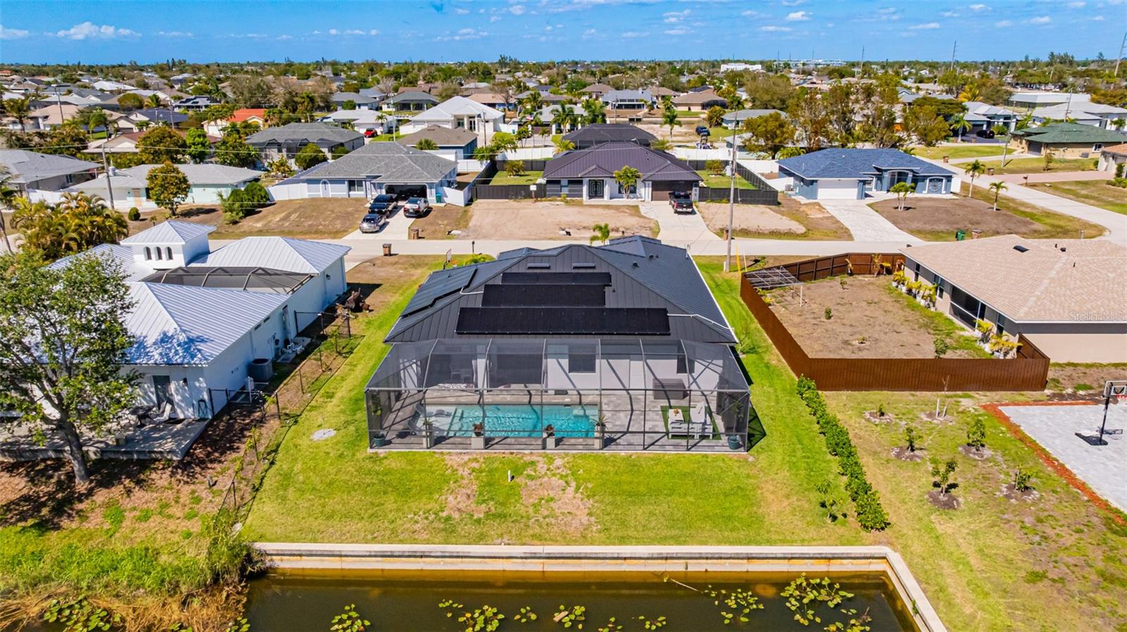 CAPE CORAL - Residential