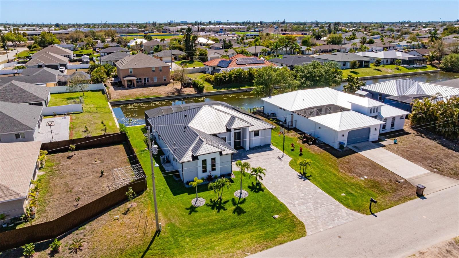 CAPE CORAL - Residential