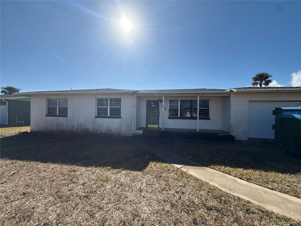 Photo of 1259 Bel Aire Drive, Daytona Beach, FL 32118 (MLS # O6371891)