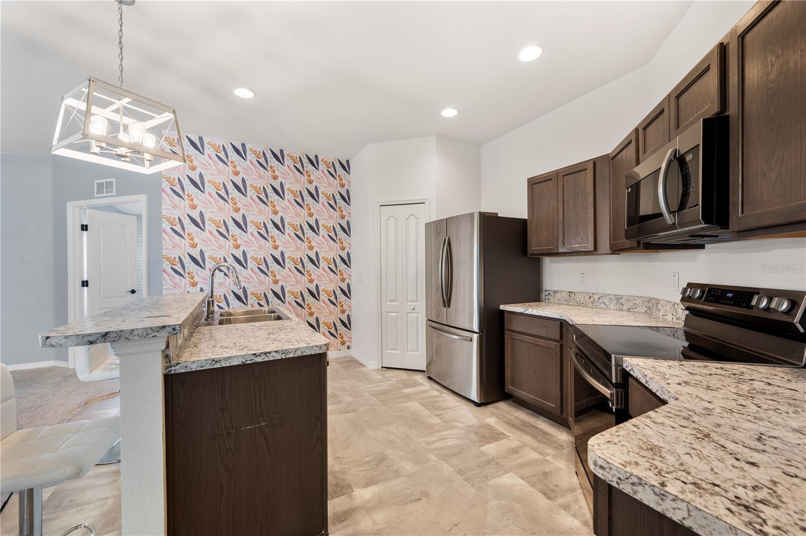 SANCTUARY BY THE LAKE PH 2 - Residential