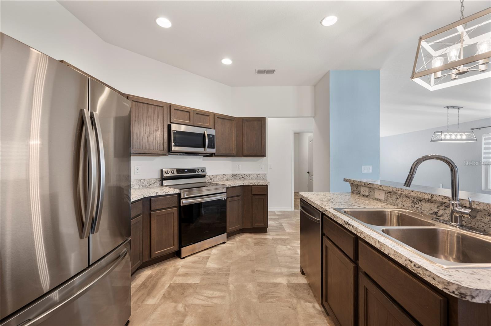 SANCTUARY BY THE LAKE PH 2 - Residential