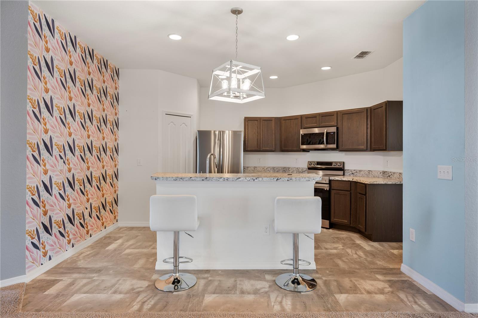 SANCTUARY BY THE LAKE PH 2 - Residential