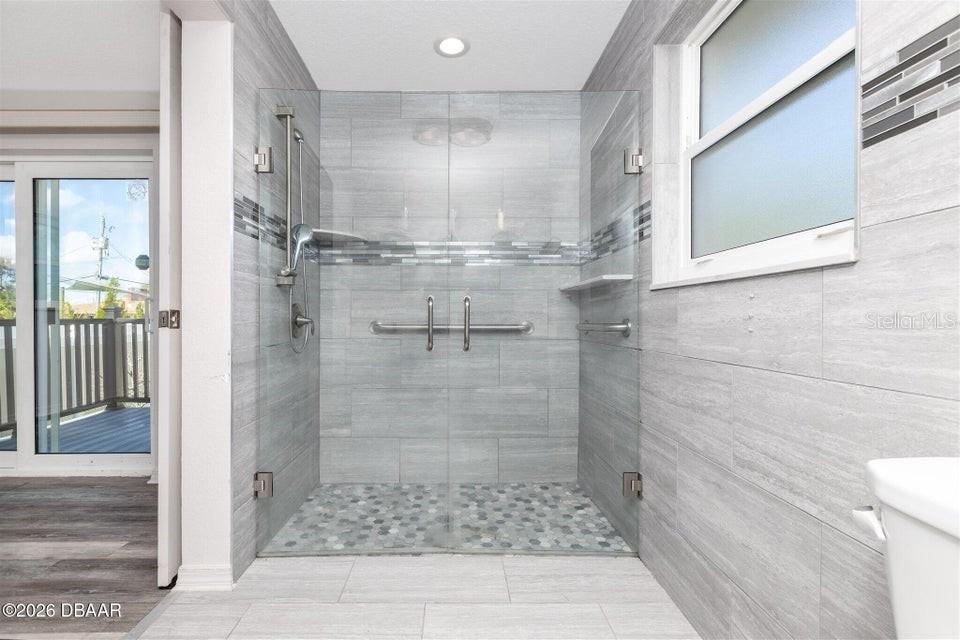 STANDISH SHORES BELLEWOOD - Residential