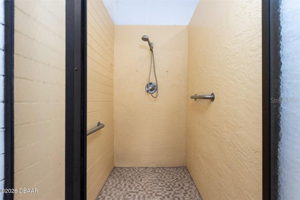 STANDISH SHORES BELLEWOOD - Residential