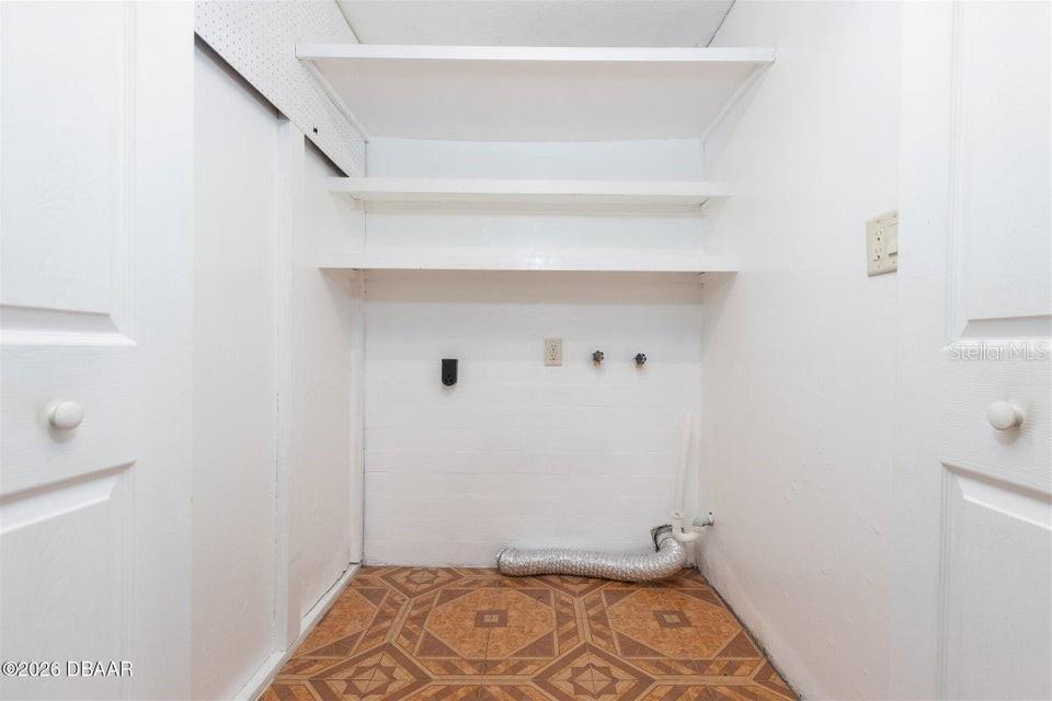 STANDISH SHORES BELLEWOOD - Residential