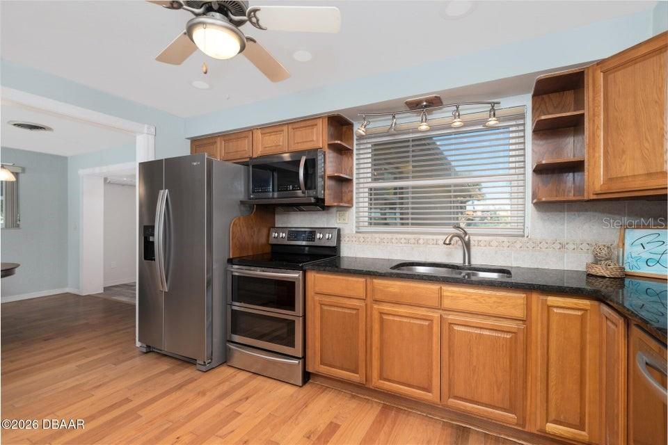 STANDISH SHORES BELLEWOOD - Residential