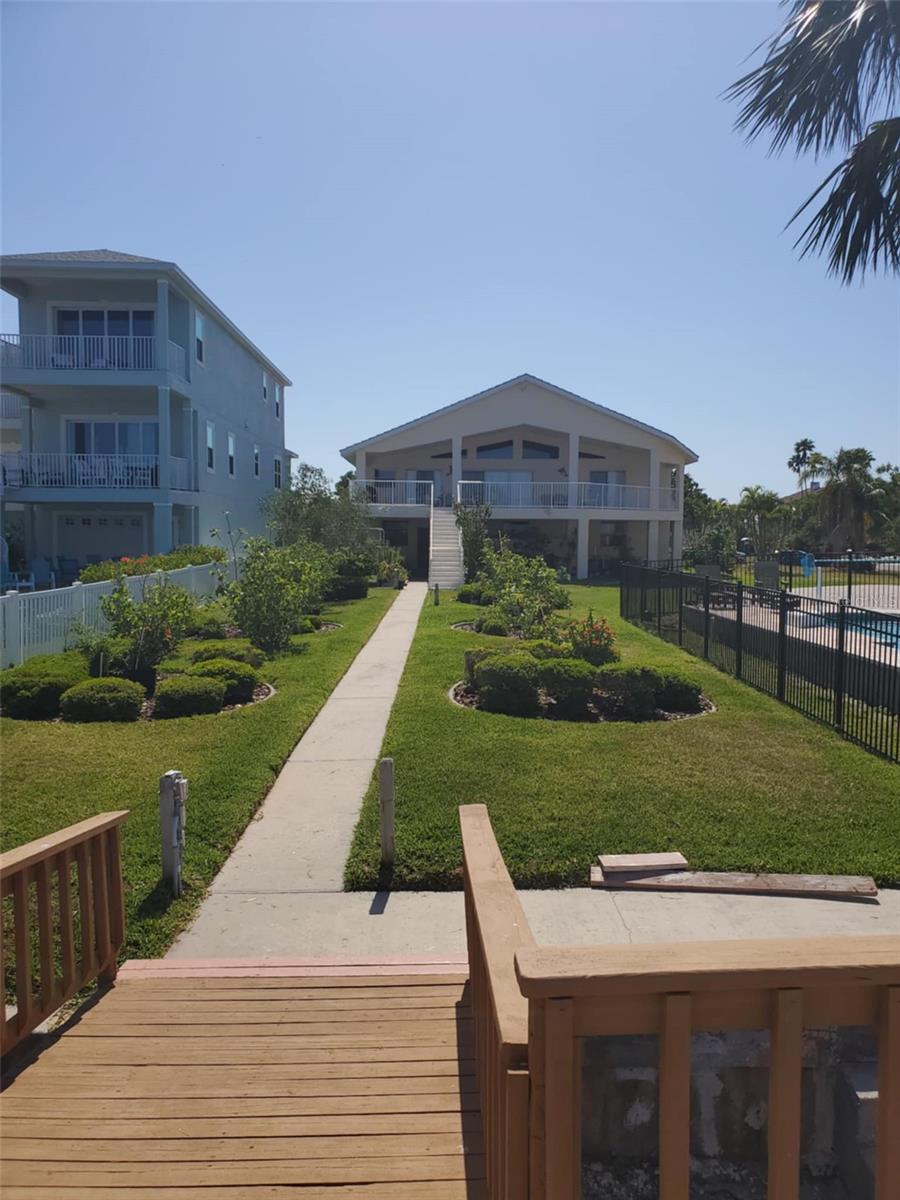 5025 WESTSHORE DRIVE