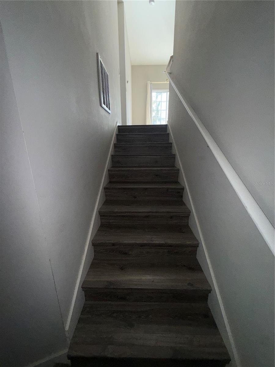 1810 PINE OAK TRAIL