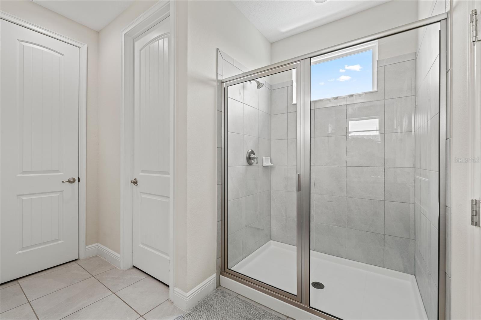 REUNION WEST - Residential Lease