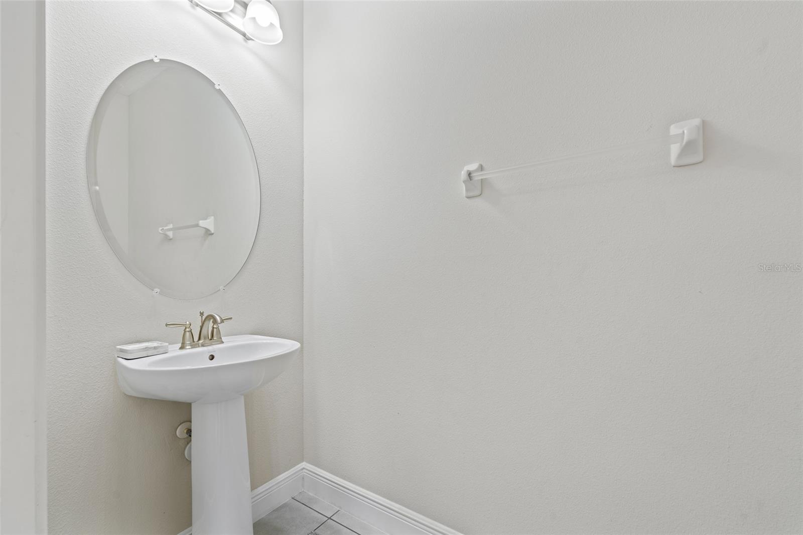 REUNION WEST - Residential Lease
