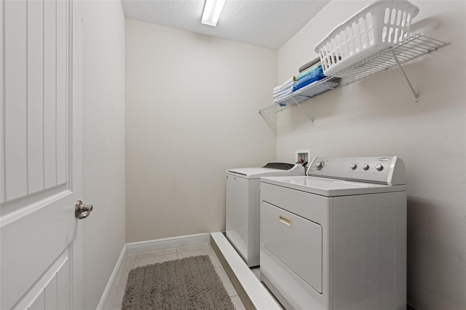 REUNION WEST - Residential Lease