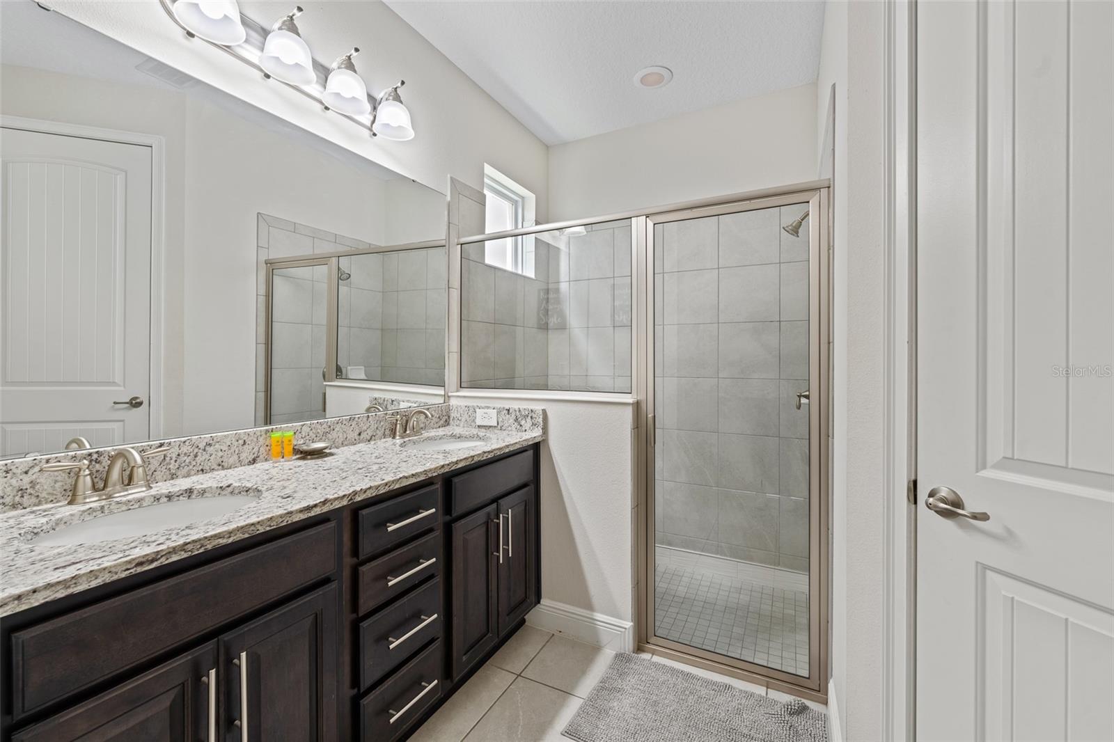 REUNION WEST - Residential Lease