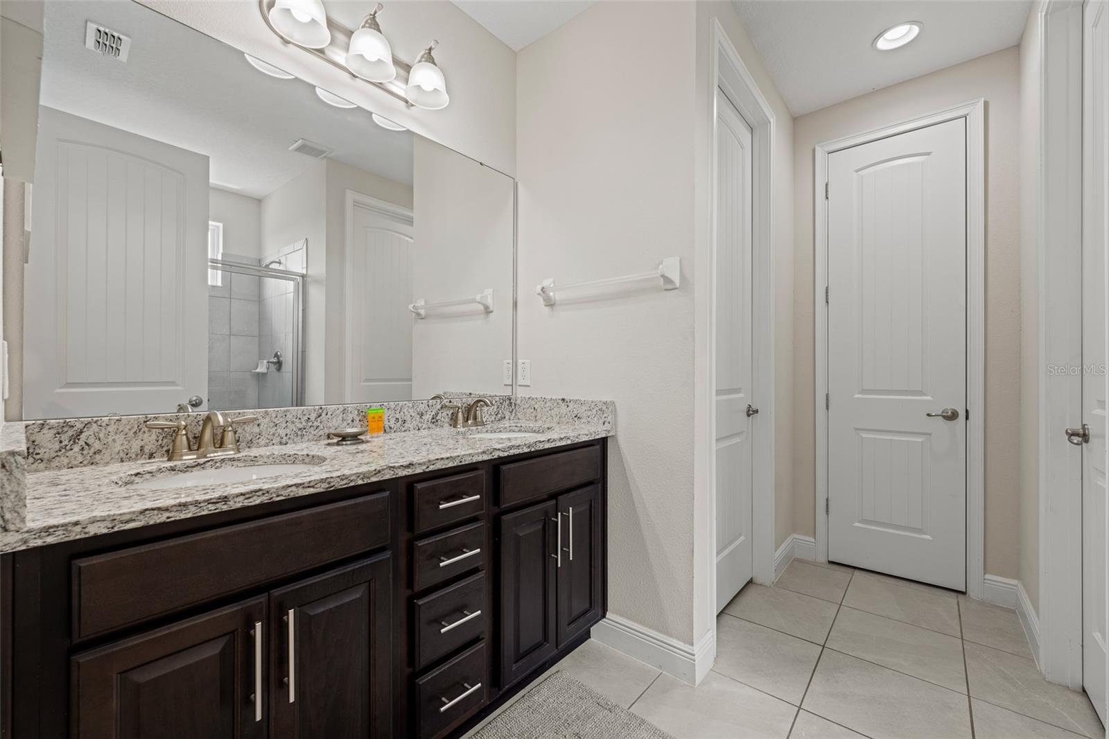 REUNION WEST - Residential Lease