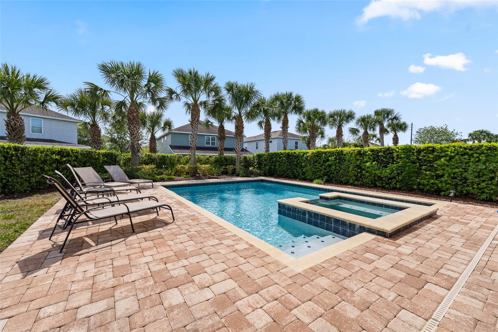 REUNION WEST - Residential Lease