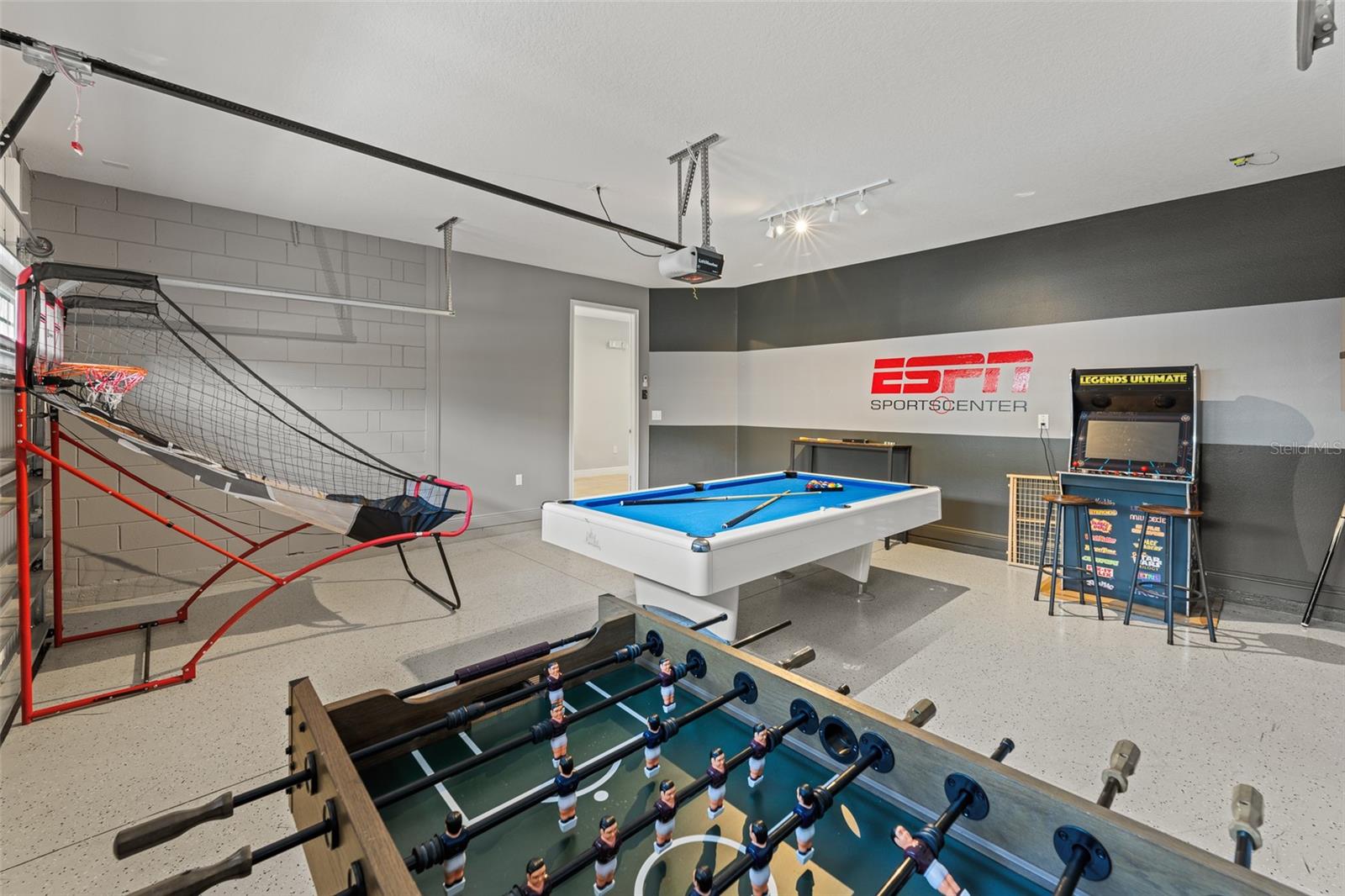 REUNION WEST - Residential Lease