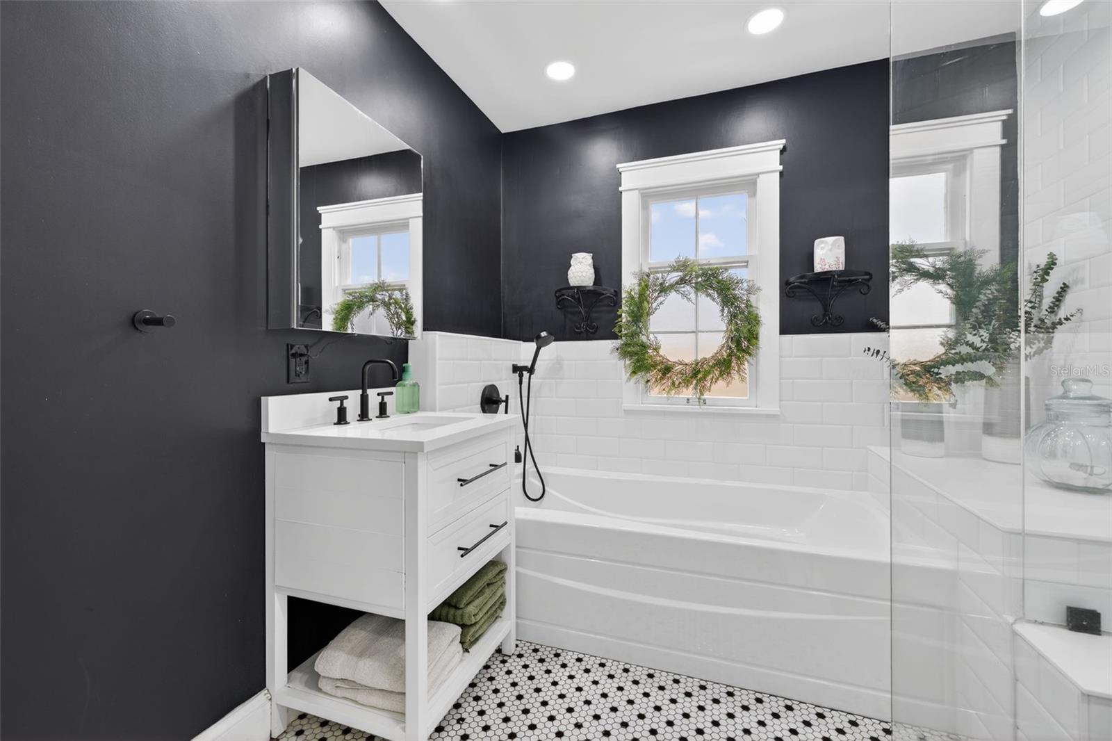 FLORIDA HEIGHTS - Residential