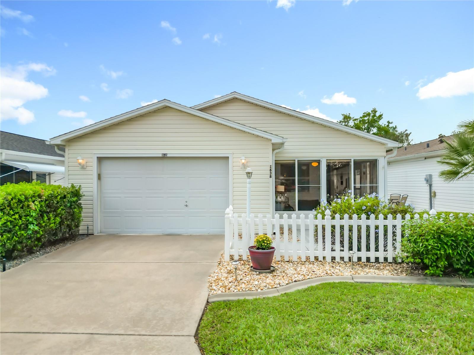 VILLAGES OF SUMTER VILLA DE LEON - Residential