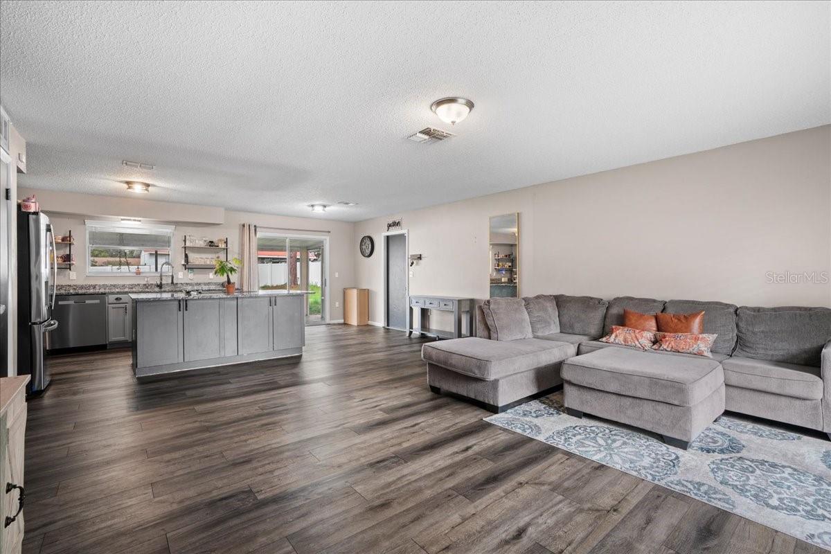 24 SAPPHIRE WAY