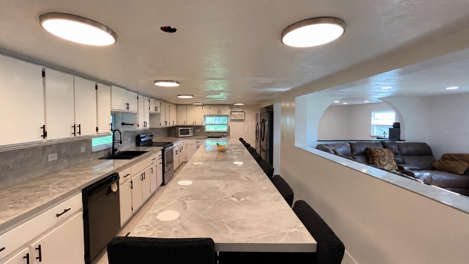 7690 GORDON LOOP