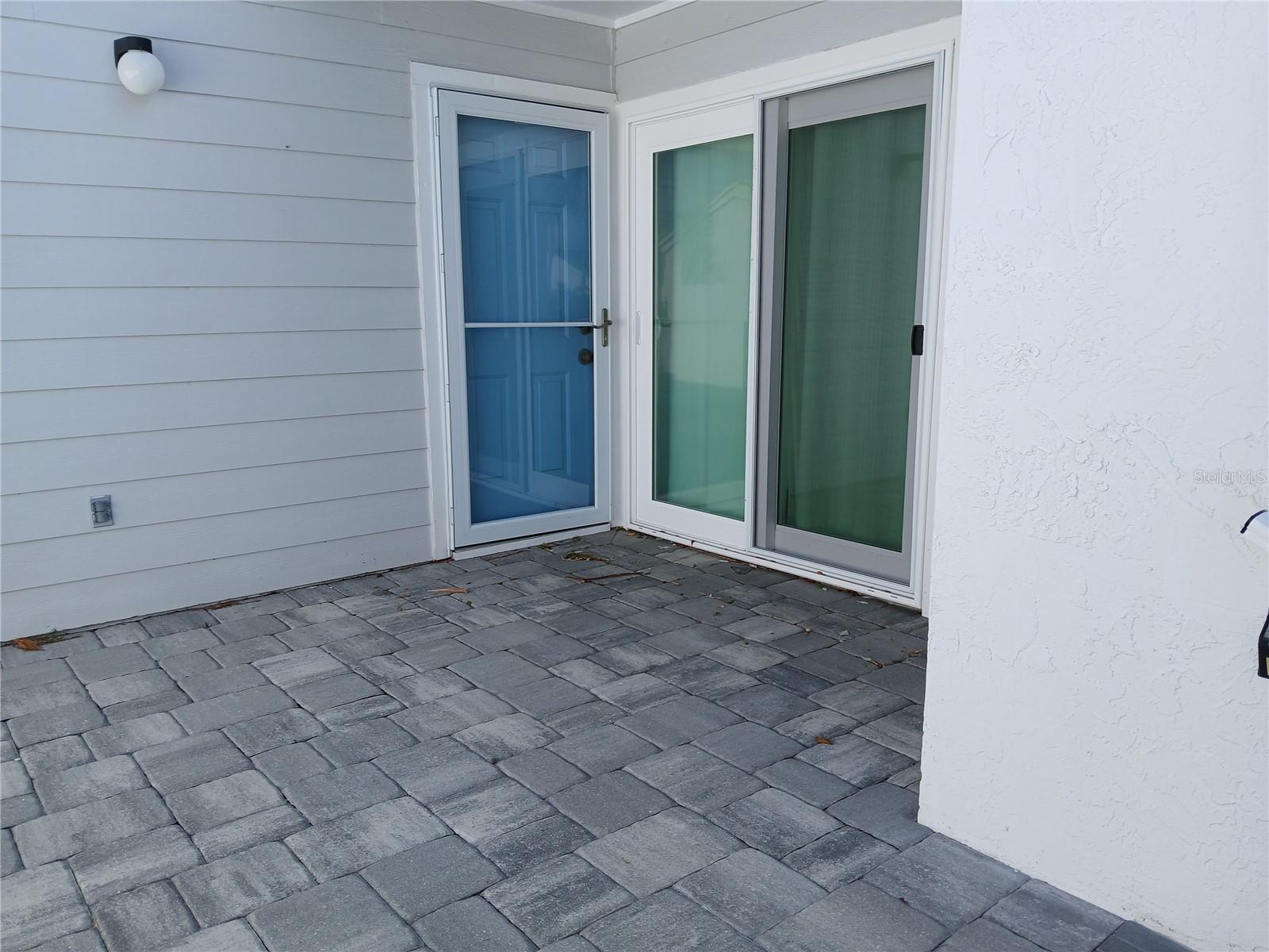 Vacation Rental= available for the month of December 2024 only. Other months are booked. Thiis is a up;dated deluxe villa with a one car garage. Features a heated pool and spa- clubhouse- exercise room-tennis and pickleball courts and minutes to the Anna Maria Island Gulf beaches/ Also minutes to the Robbinson Nature Preserve with hiking and water kayak trails.