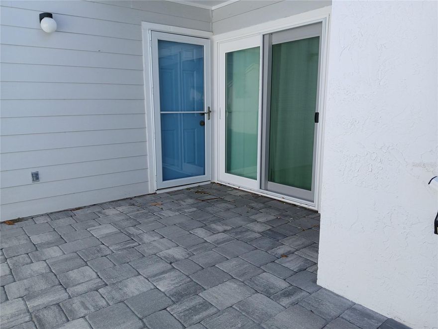 Vacation Rental=  available for the month of December 2024 only.  Other months are booked.    Thiis is a up;dated deluxe villa with a one car garage. Features a heated pool and spa- clubhouse-  exercise room-tennis and pickleball courts and minutes to the Anna Maria Island Gulf beaches/  Also minutes to the Robbinson Nature Preserve with hiking and water kayak trails.