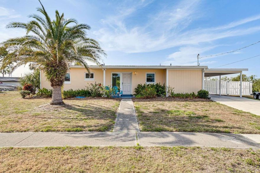 Well maintained, fully furnished home on large, water front lot. Spectacular sunsets from your private dock. Updated kitchen with new appliances, new ceramic tile flooring throughout, new privacy fence. Perfect for snow birds and/or rental investors.