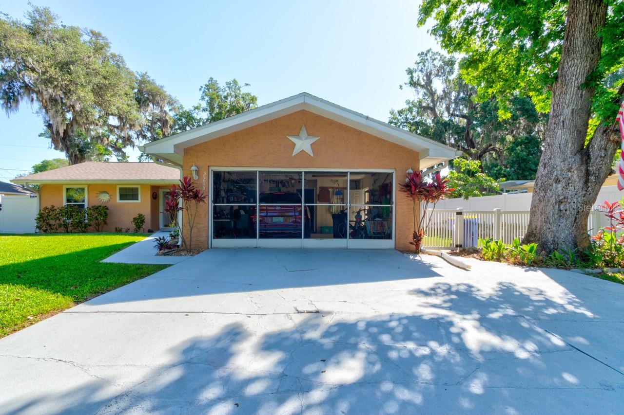 2213 NEEDLE PALM DRIVE