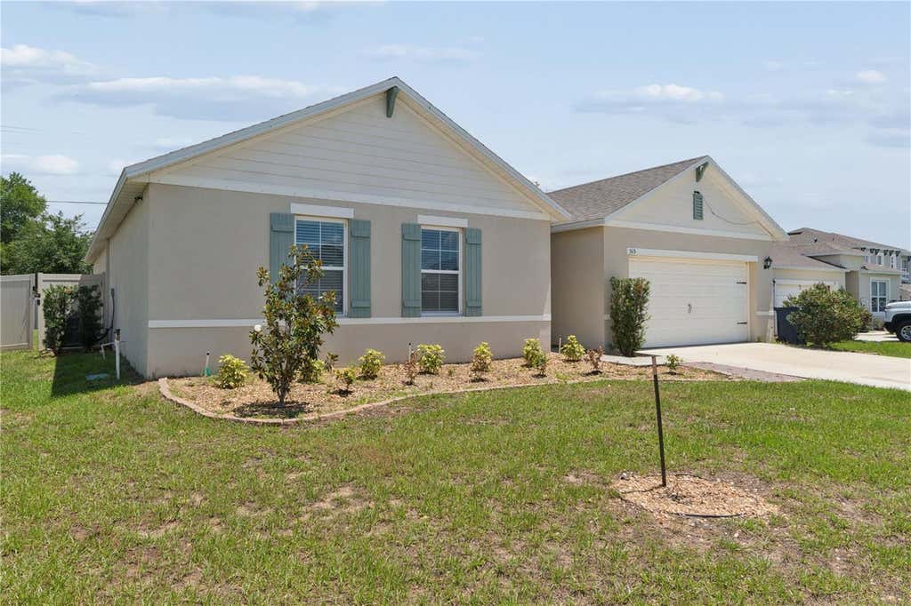 Photo of 515 Auburn Grove Terrace, Auburndale, FL 33823 (MLS # W7887166)