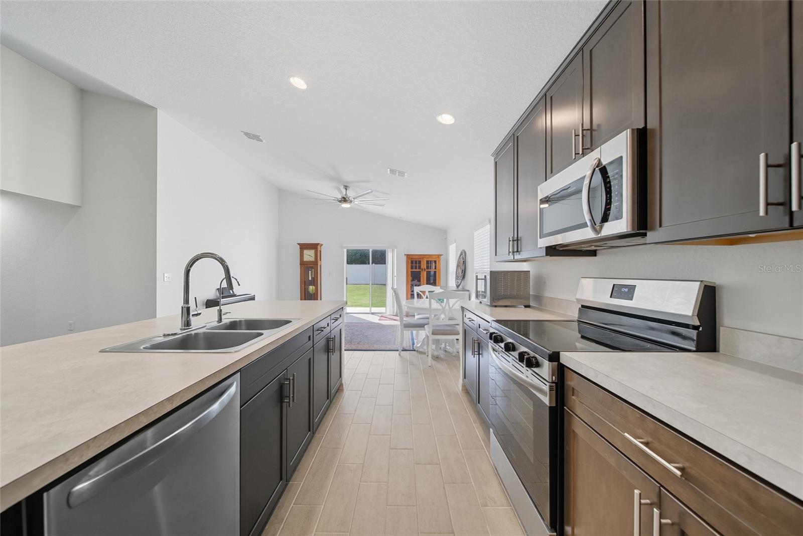VILLAGE/GRESHAM FARMS - Residential