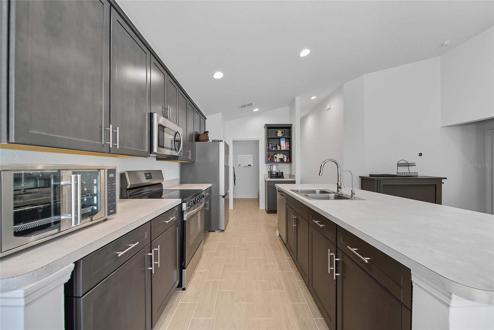 VILLAGE/GRESHAM FARMS - Residential