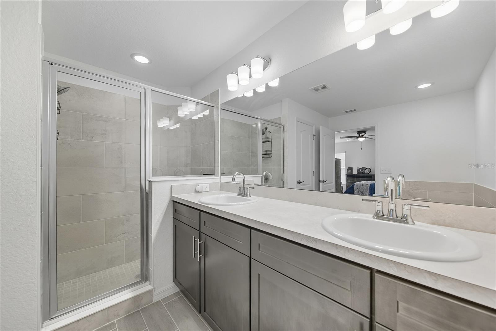 VILLAGE/GRESHAM FARMS - Residential