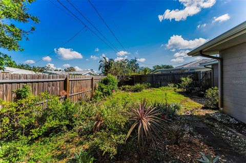 A home in SEMINOLE