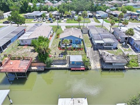 A home in EDGEWATER