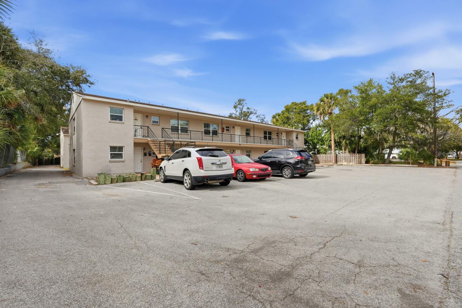 805 LOUISVILLE STREET