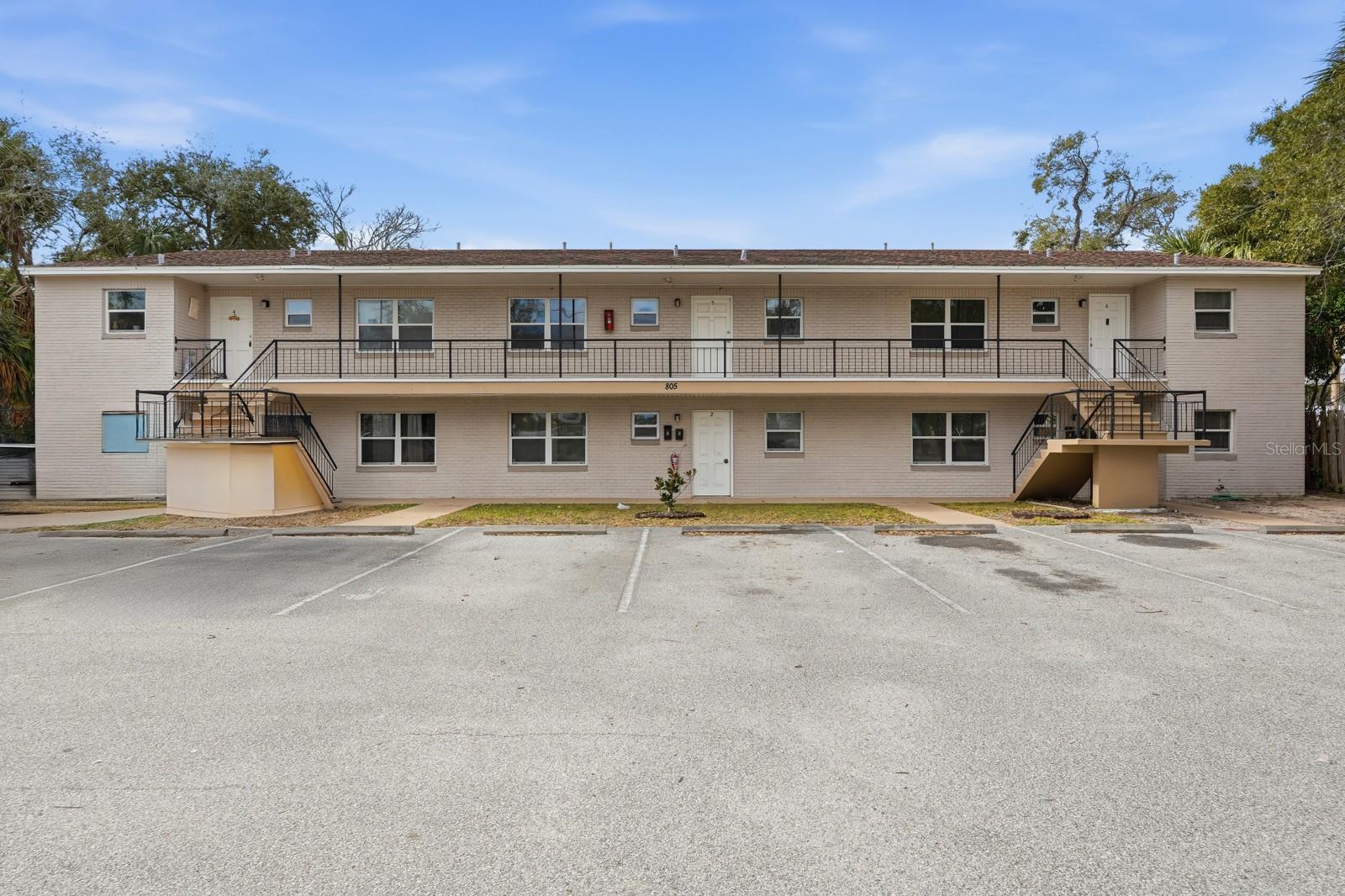 805 LOUISVILLE STREET