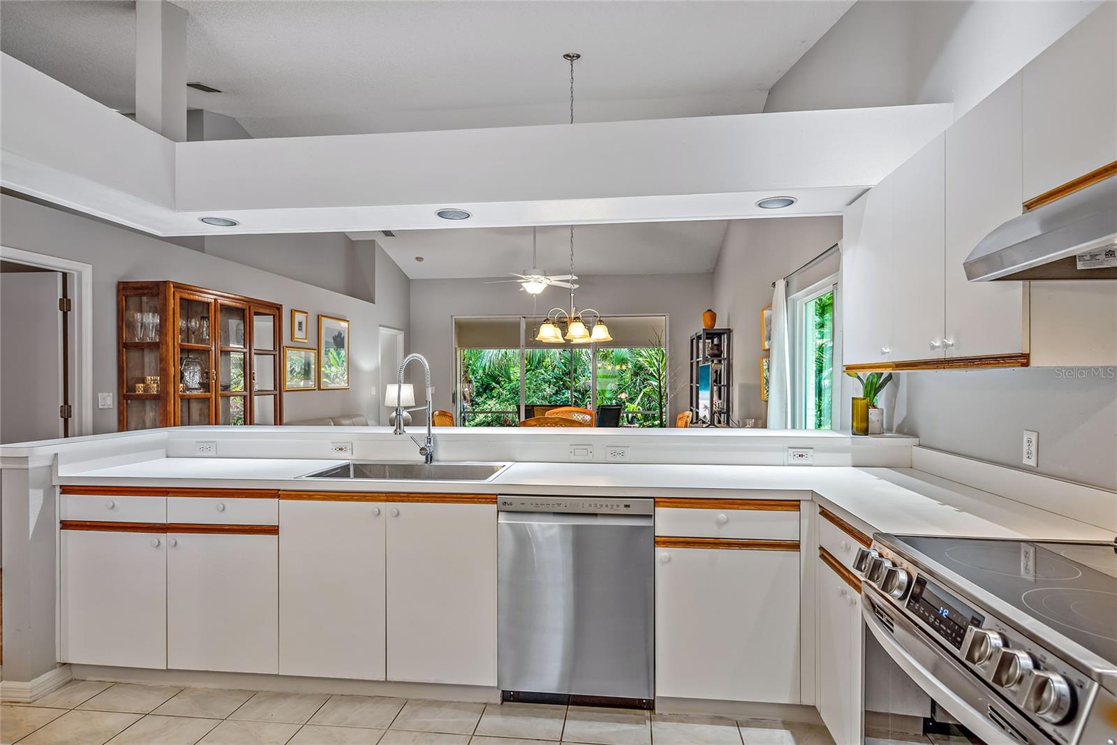 LONGWOOD VILLAS - Residential