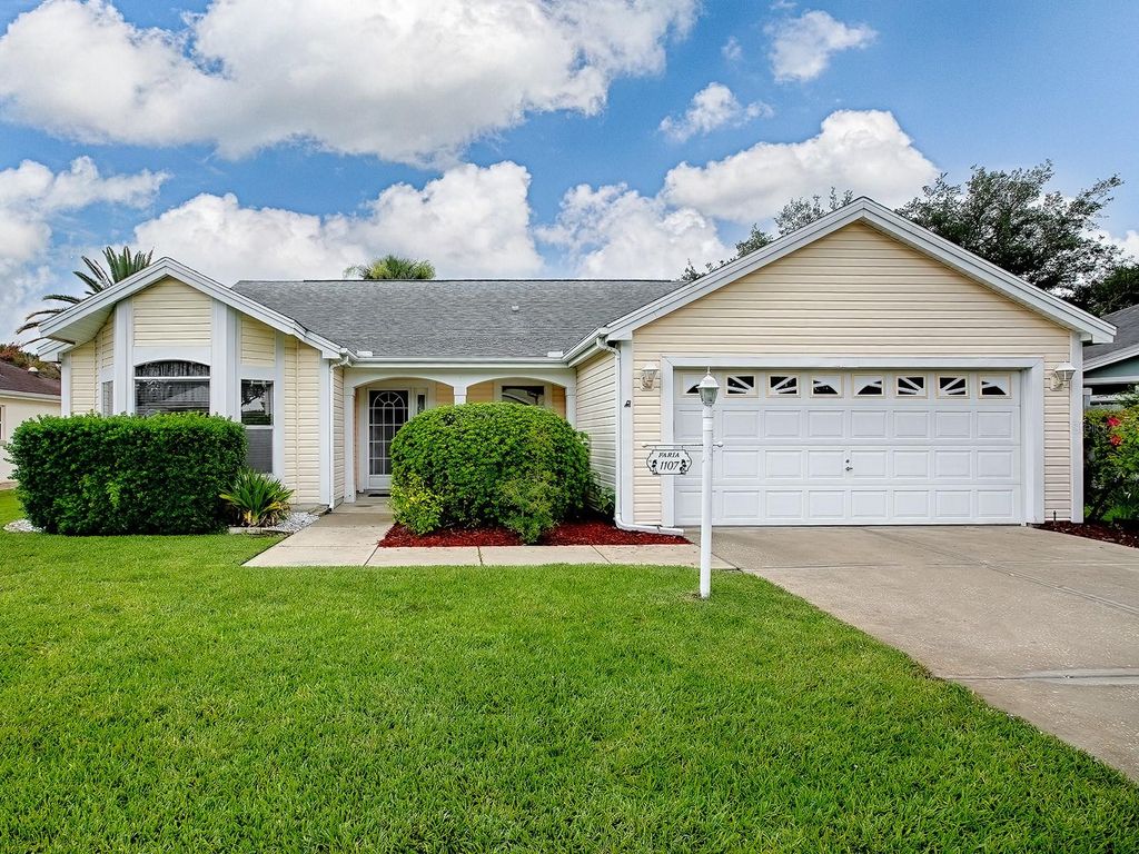 Photo of 1107 San Antonio Lane, The Villages, FL 32159 (MLS # G5098998)