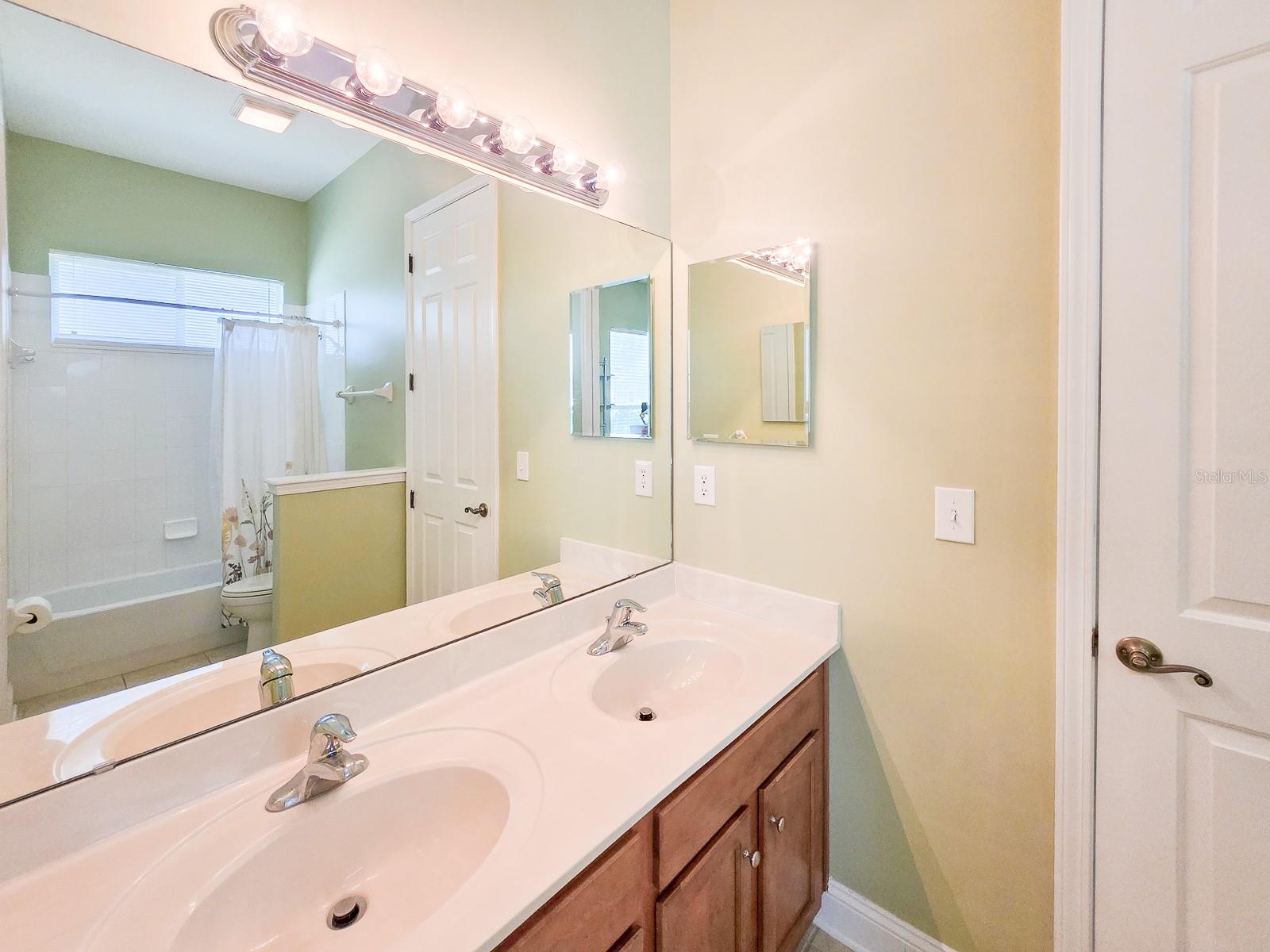 OXFORD/ROYAL ST AUGUSTINE GOLF - Residential