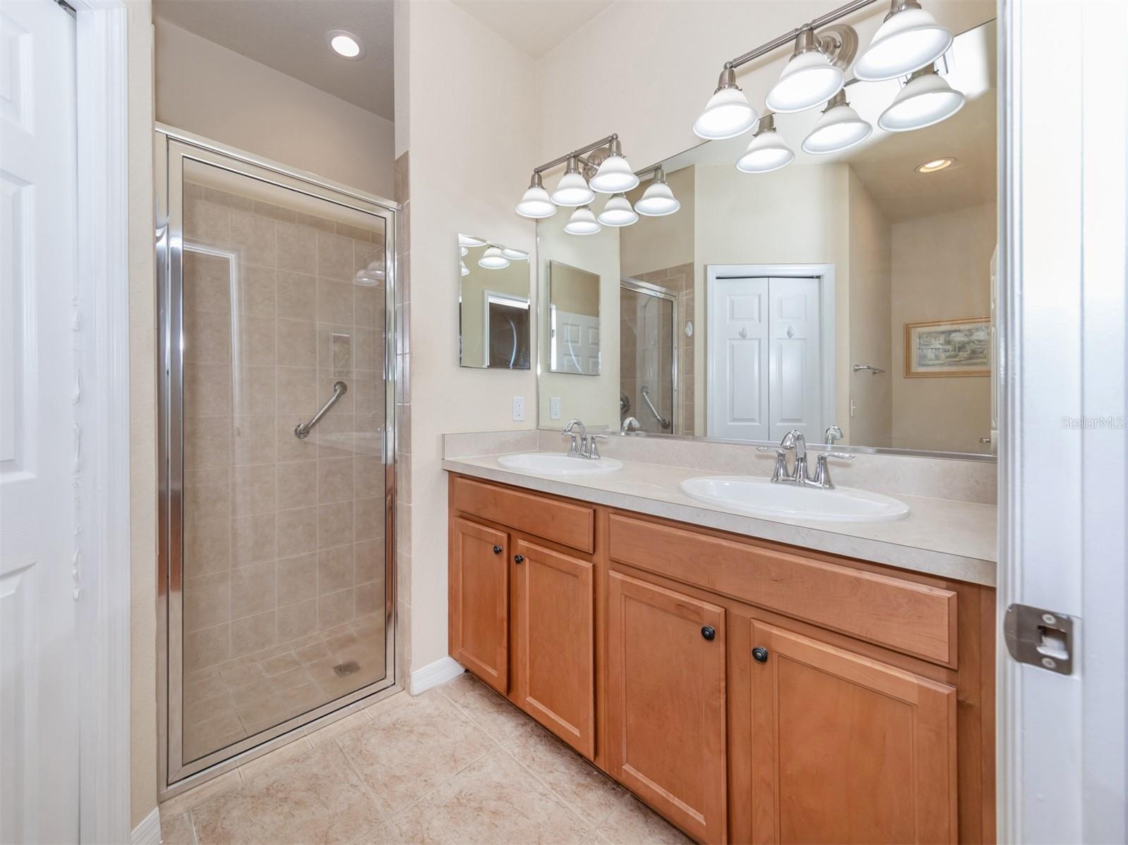 STONEYBROOK AT VENICE UNIT 4 - Residential Lease