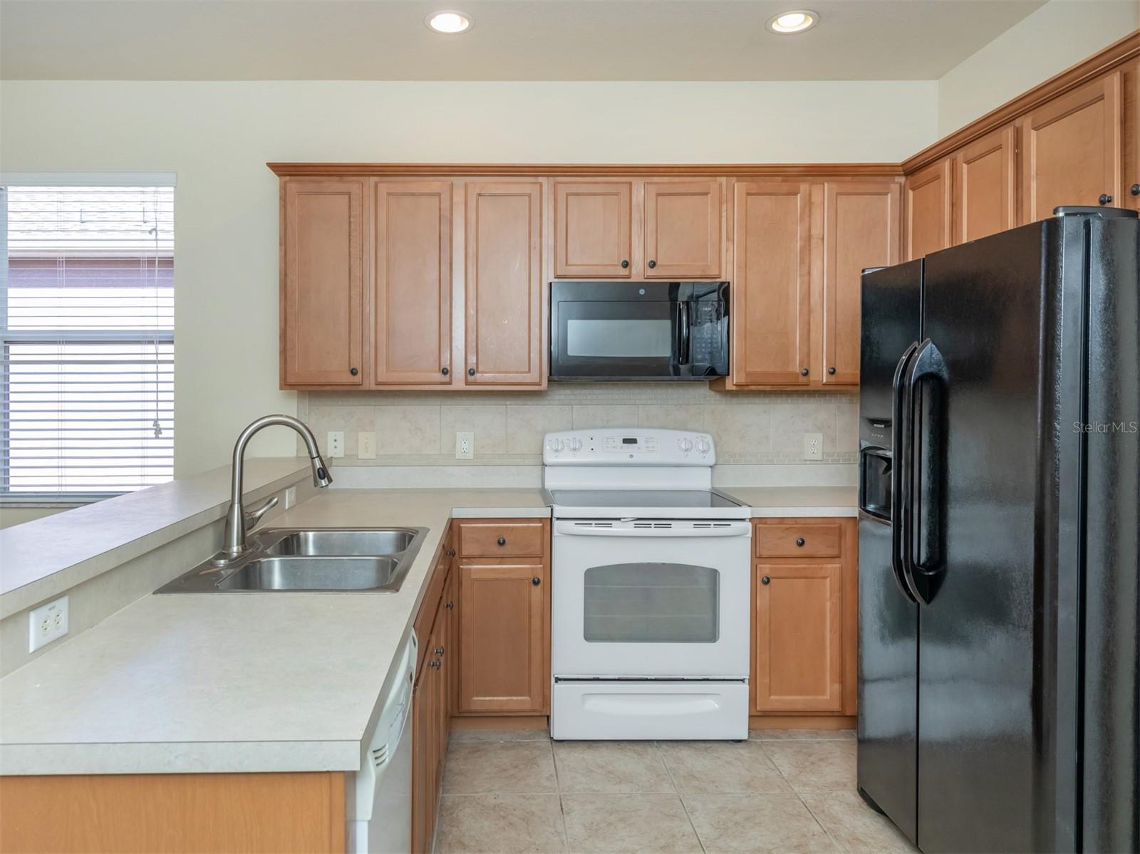 STONEYBROOK AT VENICE UNIT 4 - Residential Lease