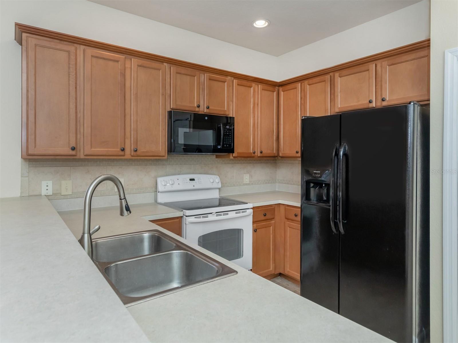 STONEYBROOK AT VENICE UNIT 4 - Residential Lease