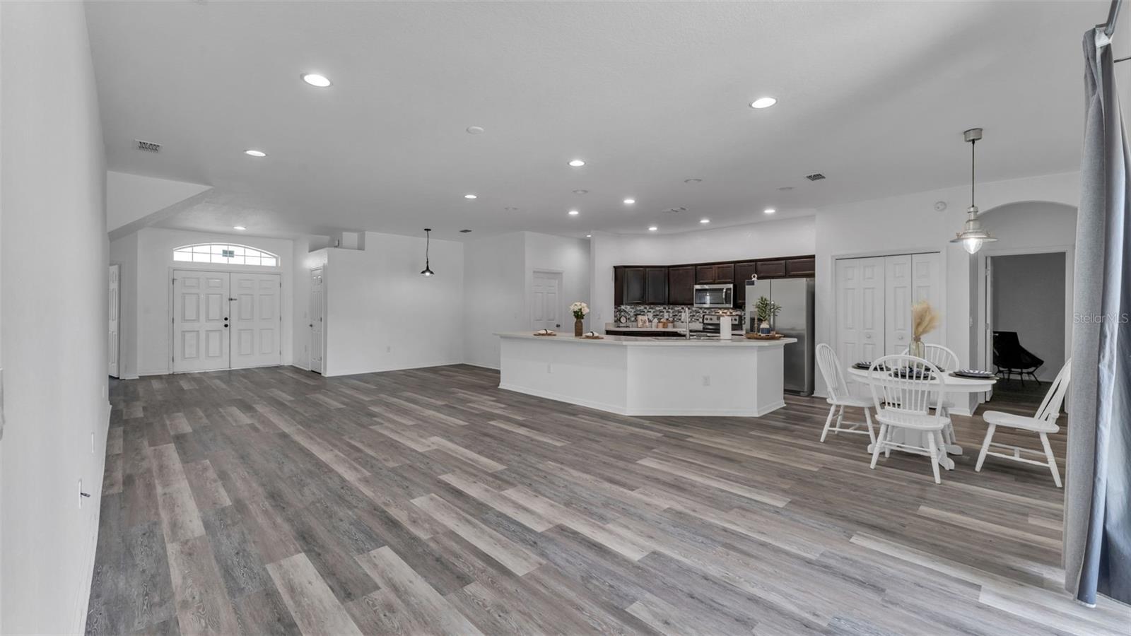 LAKE MCLEOD POINTE PH 02 - Residential