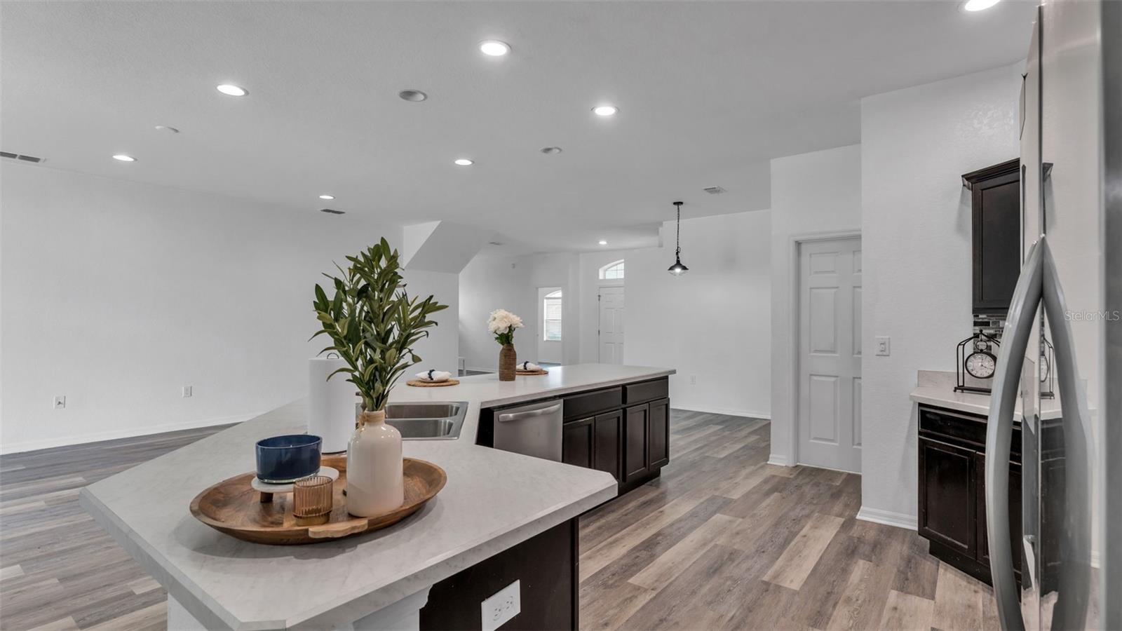 LAKE MCLEOD POINTE PH 02 - Residential