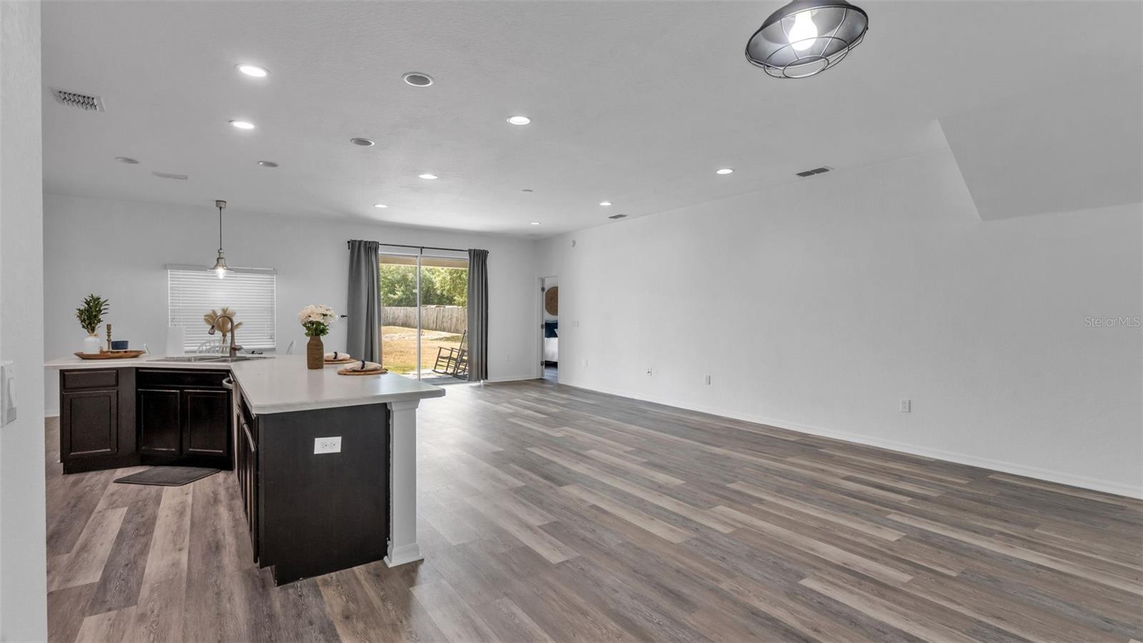 LAKE MCLEOD POINTE PH 02 - Residential