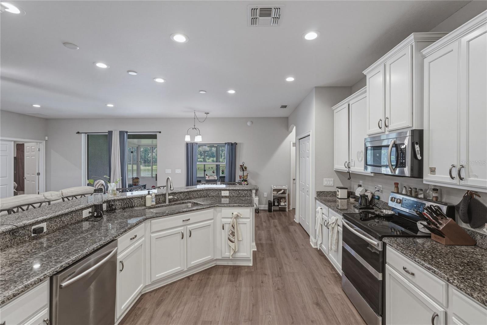 LAKESIDE PRESERVE PH I - Residential