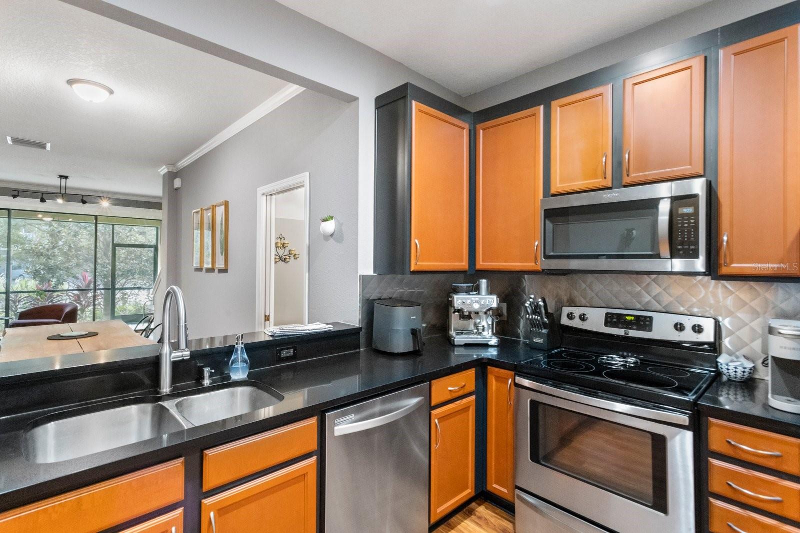 BAY ISLES TWNHMS - Residential