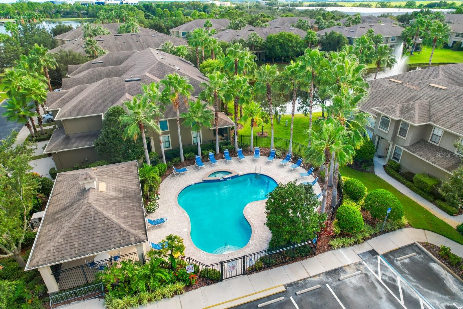 BAY ISLES TWNHMS - Residential