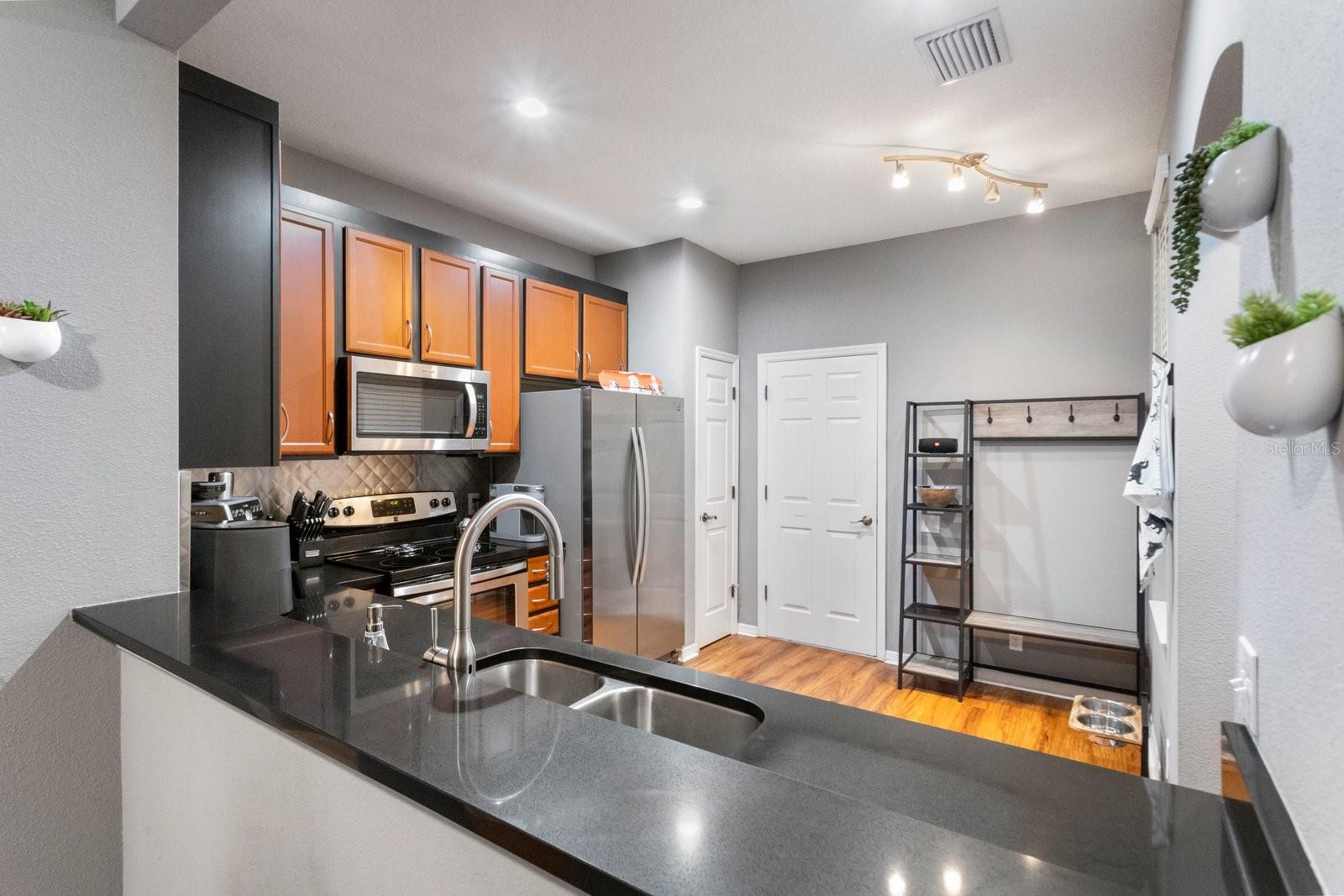 BAY ISLES TWNHMS - Residential